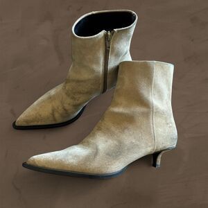 H&M tan Suede Pointed toe boots kitten heels size 8